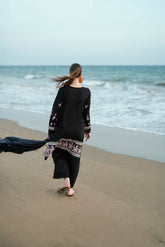 SS25DC-2540 BLACK LAWN 2PCS EMBROIDERED KURTA WITH TROUSER